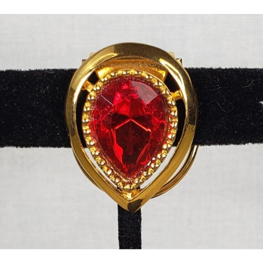 Vintage Red Tear Drop Crystal Rhinestone Gold Tone Scarf Clip